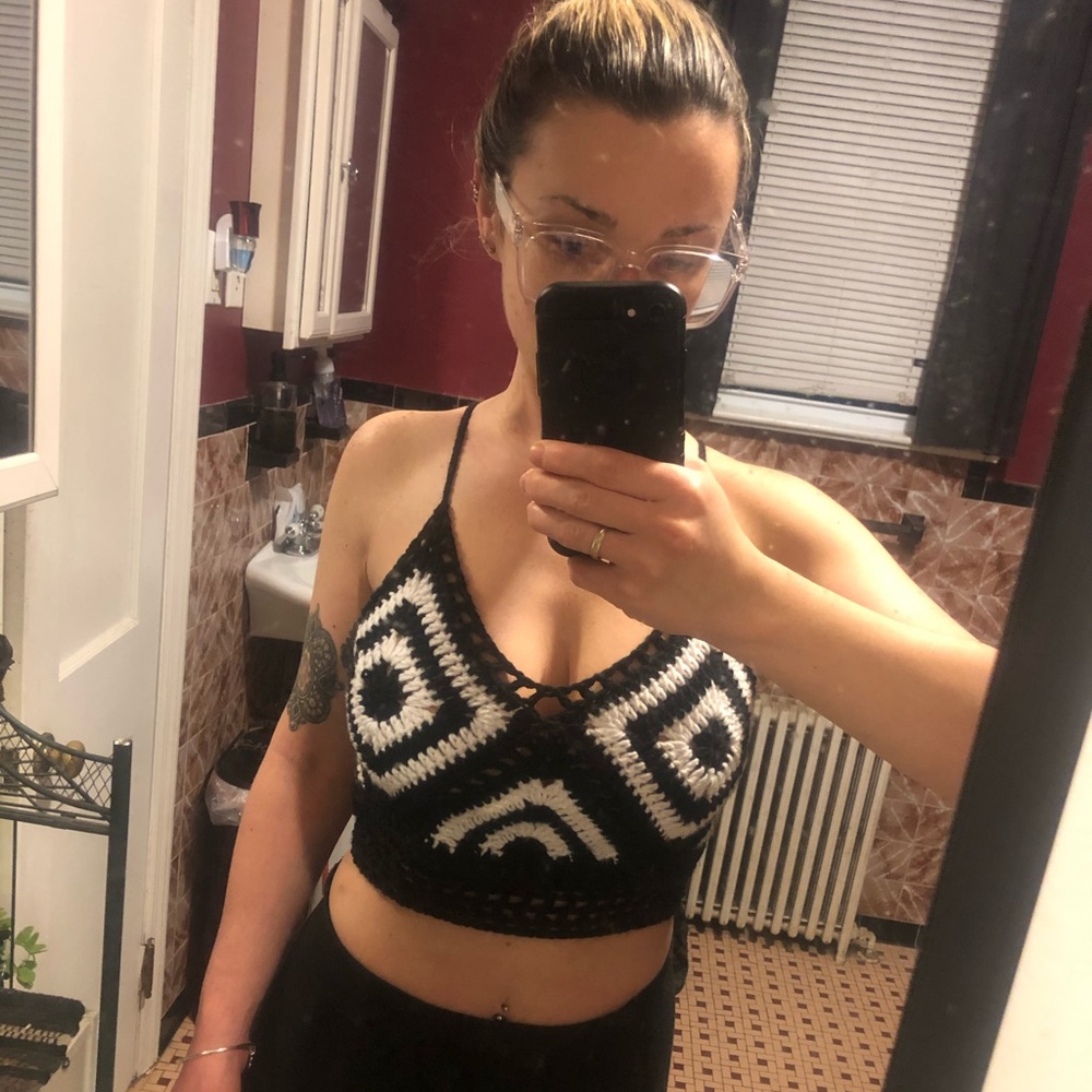 🖤 Crochet Crop top. - Picture 3 of 8